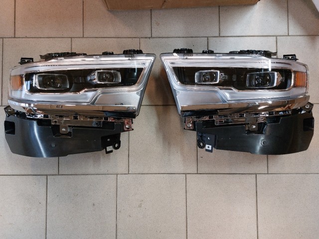 Headlamps Set (Chrome)